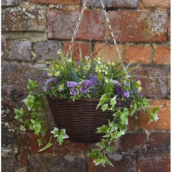 Hangmand Met Gele En Paarse Kunstbloemen 3 Hangmand Met Gele En Paarse Kunstbloemen